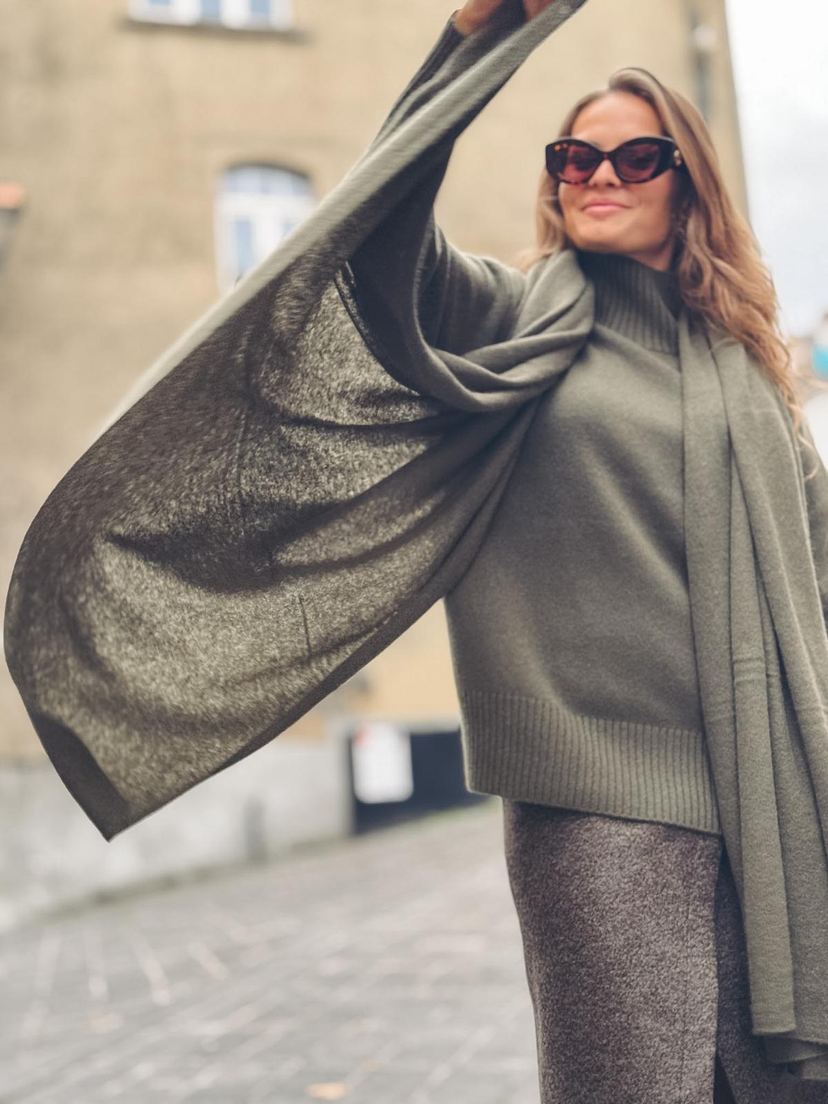 WHITE+WARREN Echarpe en Cachemire Olive