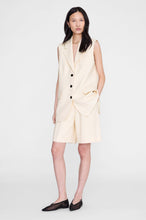 Charger l'image dans la galerie, ANINE BING Sara Vest - Cream - on model front