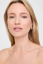 Charger l'image dans la galerie, ANINE BING Small Ribbed Drop Earring Gold