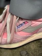 Charger l'image dans la galerie, AUTRY Reelwind Super Vintage en Nylon et Daim Rose