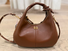 Charger l'image dans la galerie, GANNI Hobo Mini Studs - Sorrel Horse