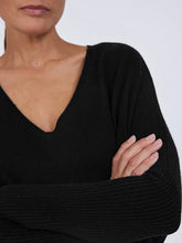 Charger l'image dans la galerie, Pull Poncho Cachemire Col V Faustine NOT SHY