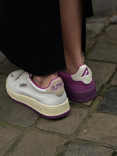 Charger l'image dans la galerie, AUTRY Baskets Medalist Low Éponge Violet et Cuir