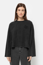 Charger l'image dans la galerie, ÂME T-shirt Oversize Manches Longues Noir Vintage