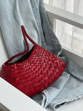 Charger l'image dans la galerie, DRAGON DIFFUSION Sac en Cuir Rosanna Red