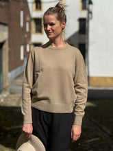 Charger l&#39;image dans la galerie, WHITE+WARREN Pull Cachemire Khaki
