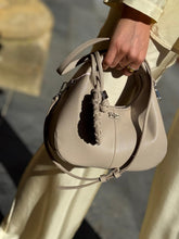 Charger l'image dans la galerie, Mini Sac Hobo White Pepper
