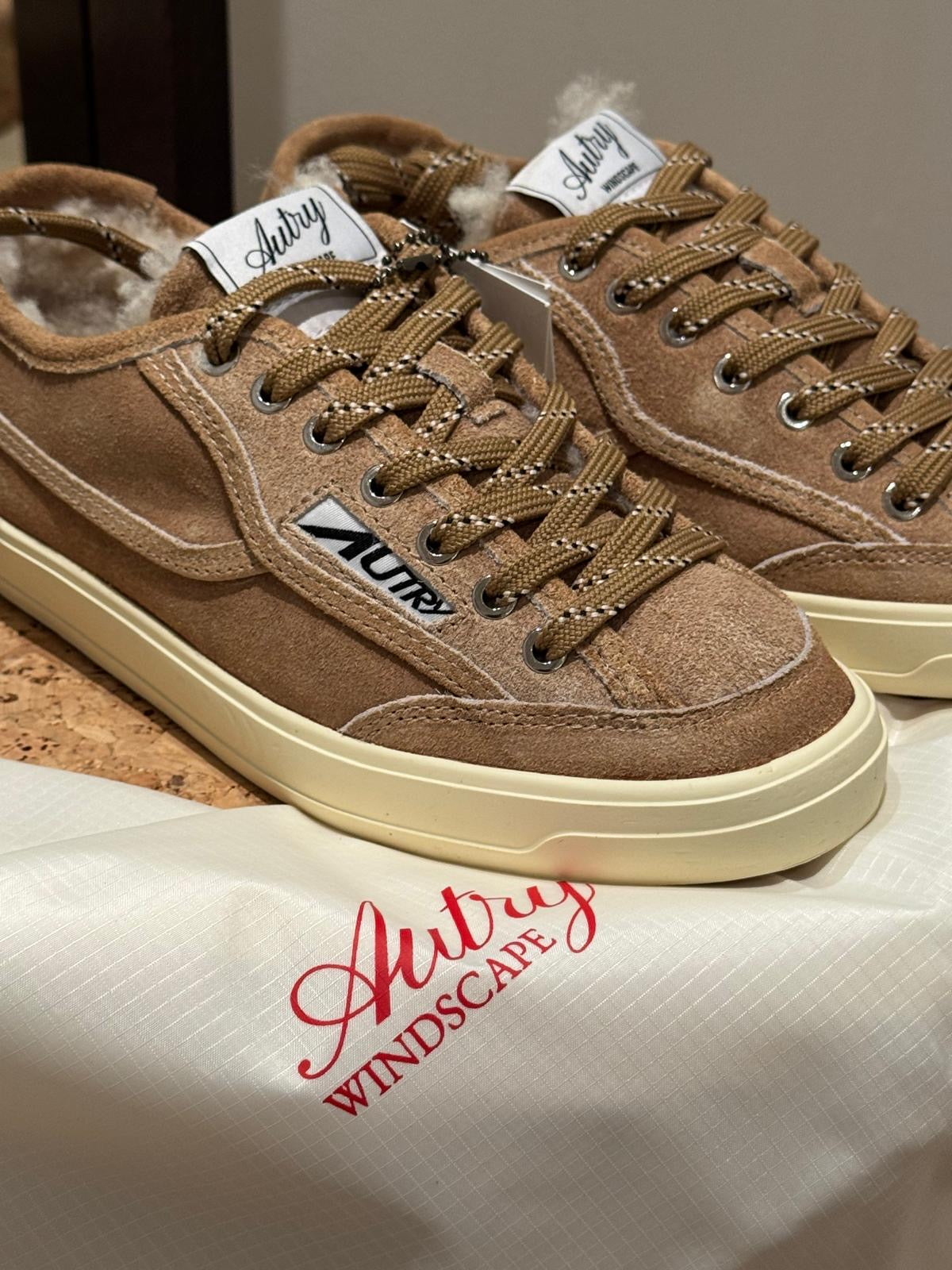 AUTRY Baskets Windscape Shearling Écru