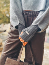 Charger l&#39;image dans la galerie, MARGAUX LONNBERG Mitaines Lisa Grey
