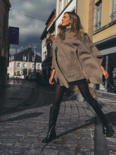 Charger l&#39;image dans la galerie, MaxMara Cape en Cachemire Beige
