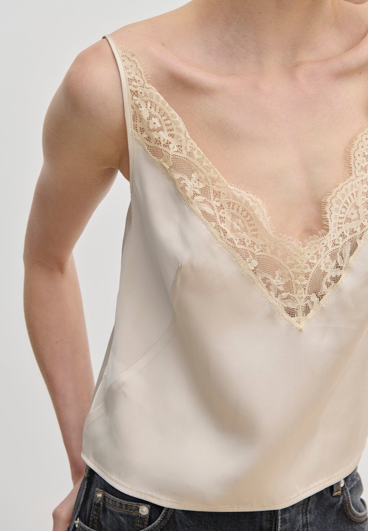 BIRGITTE HERSKIND Top Filippa crème, détail