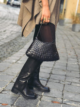 Charger l&#39;image dans la galerie, DRAGON DIFFUSION Sac en Cuir Rosanna Black
