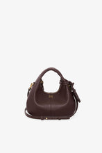 Charger l'image dans la galerie, GANNI Hobo Mini Grained - Chicory Coffee
