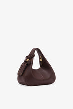 Charger l'image dans la galerie, GANNI Hobo Mini Grained - Chicory Coffee 2
