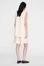 Charger l'image dans la galerie, ANINE BING Sara Vest - Cream - on model back

