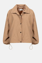 Charger l'image dans la galerie, AME Veste Onana Beige - portée
