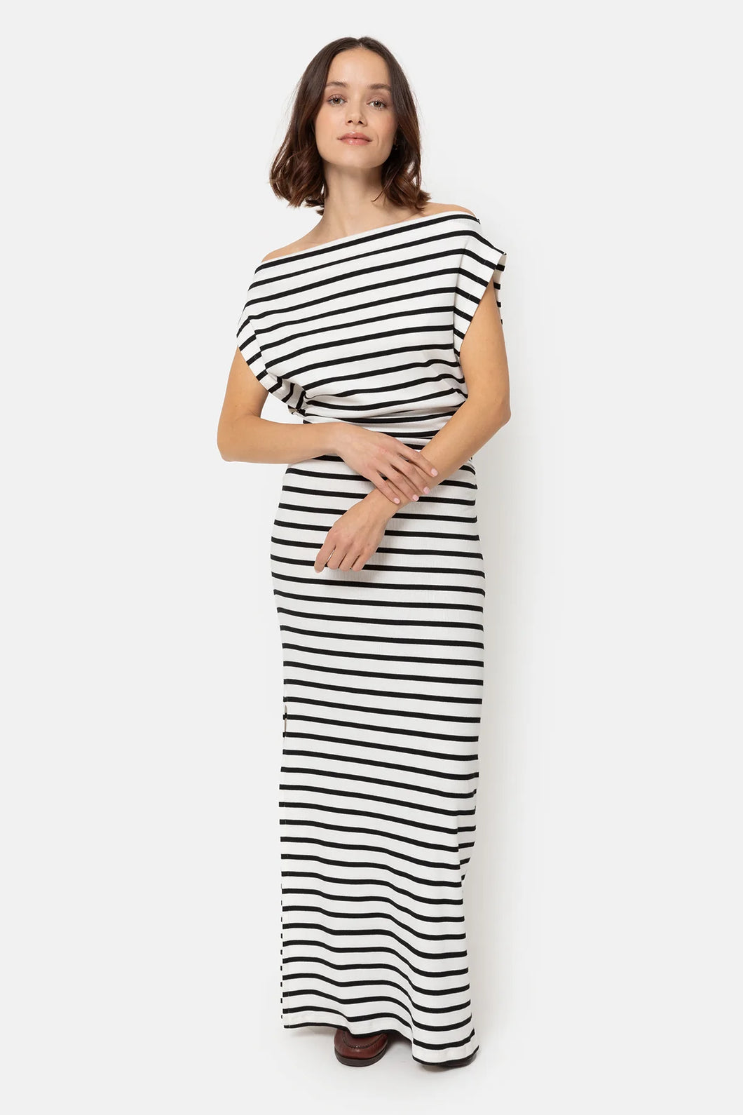 AME Robe Lewis Black and White
