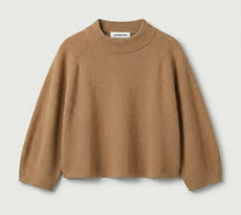 Charger l'image dans la galerie, BIRGITTE HERSKIND Camille Knit Cape
