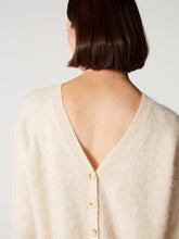 Charger l'image dans la galerie, ABSOLUT CASHMERE — Pull en cachemire peigné DEBORA
