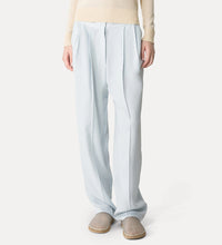 Charger l&#39;image dans la galerie, FORTE_FORTE Pantalon Baggy en Satin Bleu Ciel
