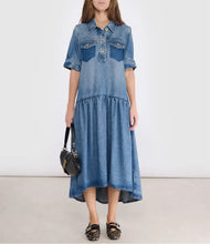 Charger l'image dans la galerie, GANNI Robe Light Weight Denim Midi Tint Wash
