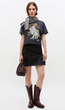 Charger l&#39;image dans la galerie, GANNI T-Shirt Noir Imprimé Rose
