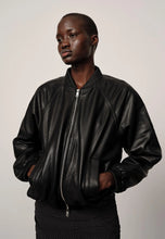 Charger l'image dans la galerie, BRIGITTE HERSKIND Veste Bomber Noire
