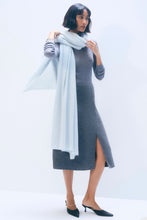 Charger l&#39;image dans la galerie, WHITE+WARREN Echarpe Cachemire Blue Fog
