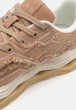 Charger l&#39;image dans la galerie, IRO Baskets Wave Sable
