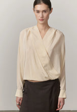 Charger l'image dans la galerie, BRIGITTE HERSKIND Blouse Sisi - Off White
