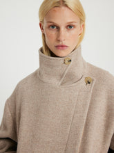 Charger l'image dans la galerie, MARGAUX LONNBERG Manteau Perry Beige
