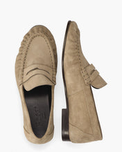 Charger l'image dans la galerie, POSA Penny Loafer Wrinkle Suede
