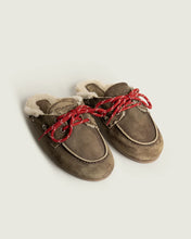 Charger l'image dans la galerie, POSA Mules Fourrées Suède
