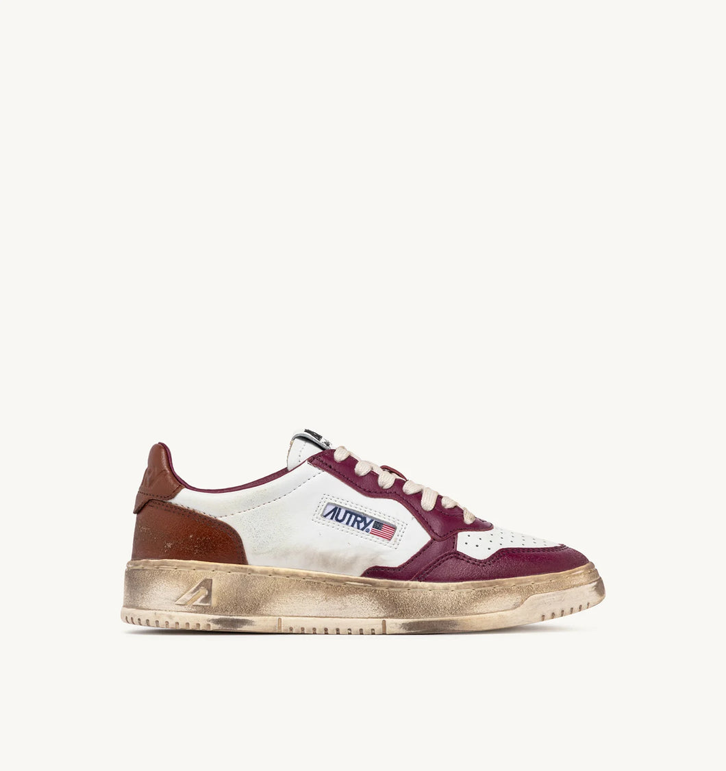 Baskets AUTRY Medalist Low super Vintage en Cuir Blanc, Violet et Marron