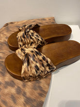 Charger l'image dans la galerie, GANNI The Fairy Clog Glossy Printed
