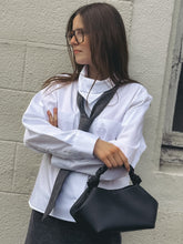Charger l'image dans la galerie, GANNI Bou Bag Small Grained - Black
