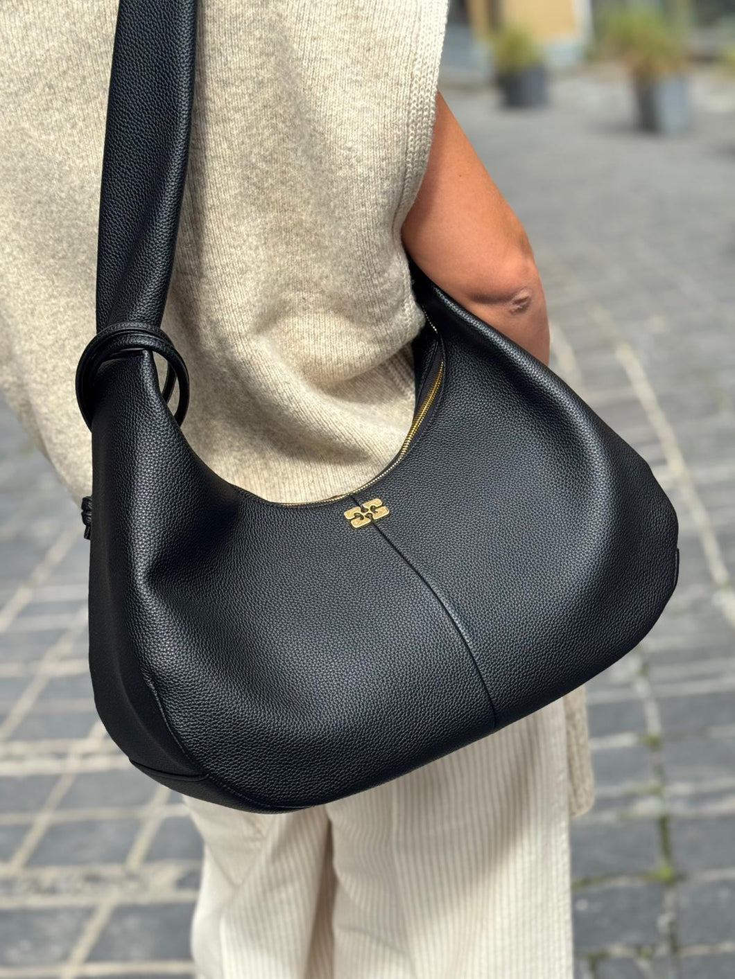 GANNI Sac Hobo Moyen Noir