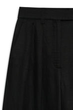 Charger l'image dans la galerie, ANINE BING Lou Trouser - Black Linen Blend detail

